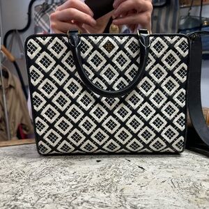 Tory Burch Robinson Satchel Crossbody Black White 2 way *lightly used* w dustbag